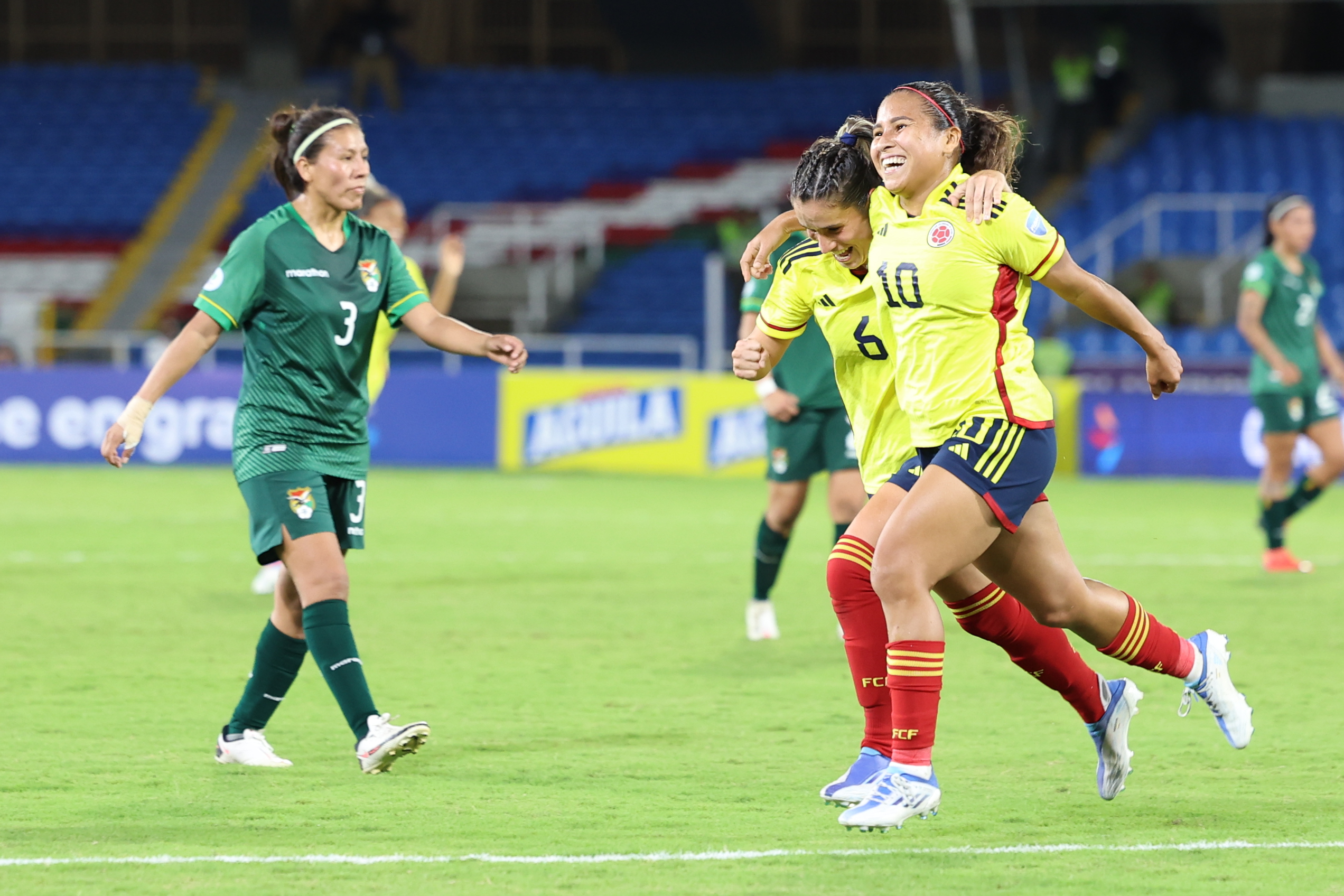 Golazo de la cordobesa Leicy Santos abrió la goleada de Colombia frente a Bolivia