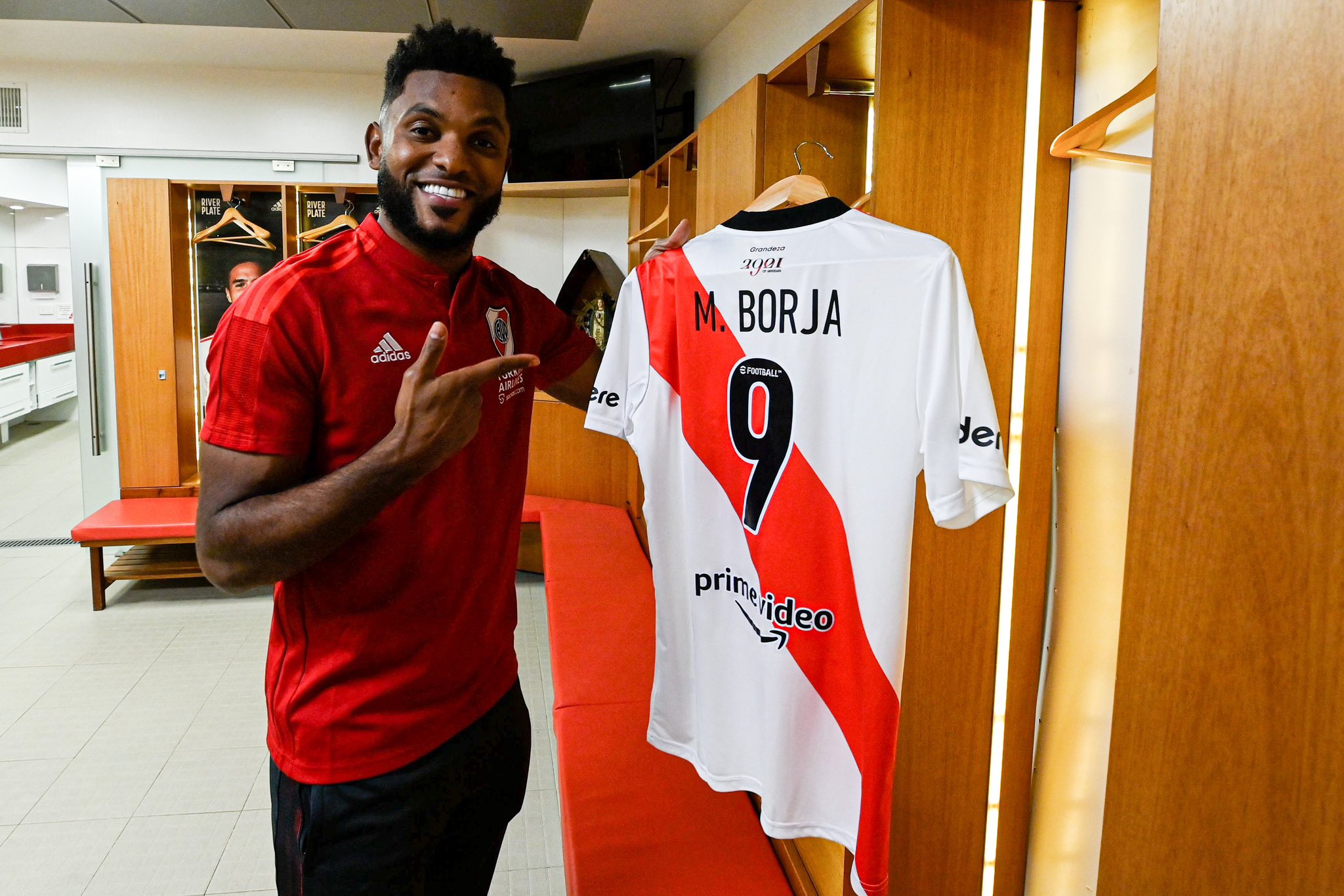 Hoy debutaría Miguel Borja con River Plate