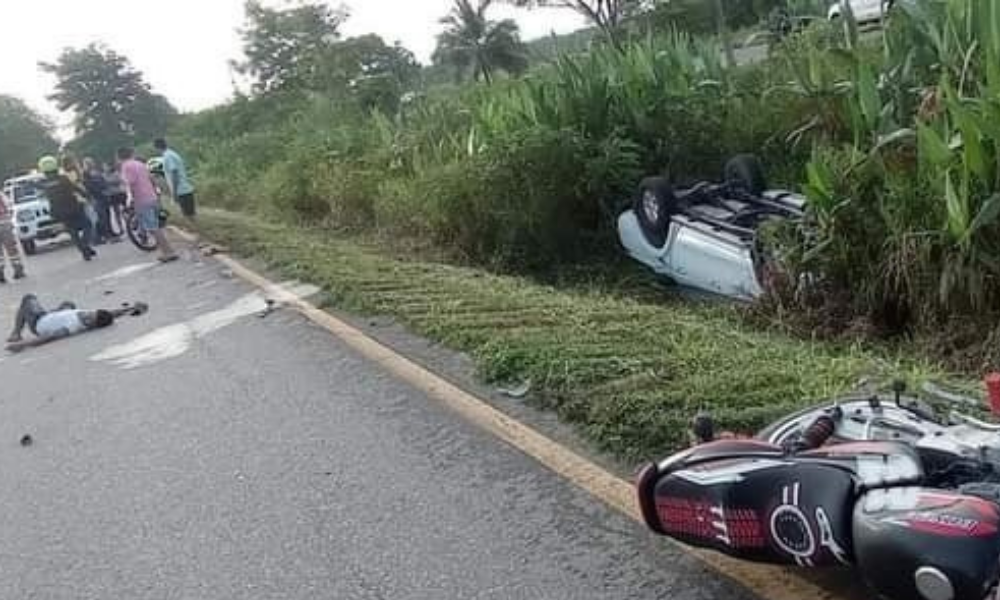 Dos heridos dejó estrepitoso choque entre una camioneta y una moto en la vía Ciénaga de Oro – Cereté