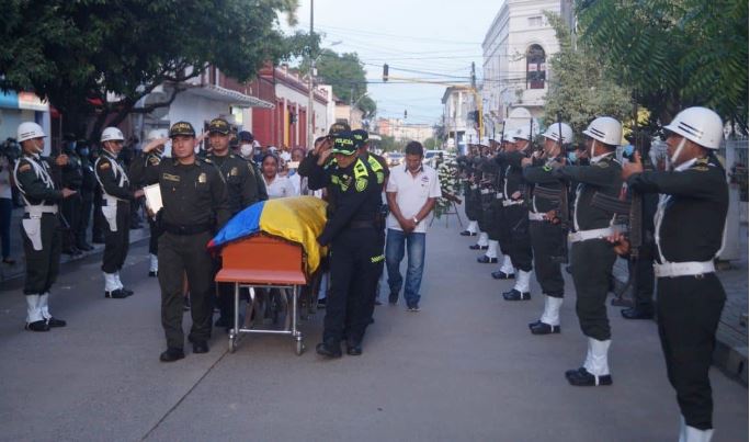 Policía asesinado por el ‘Clan del Golfo’ en Tuchín fue despedido con honores