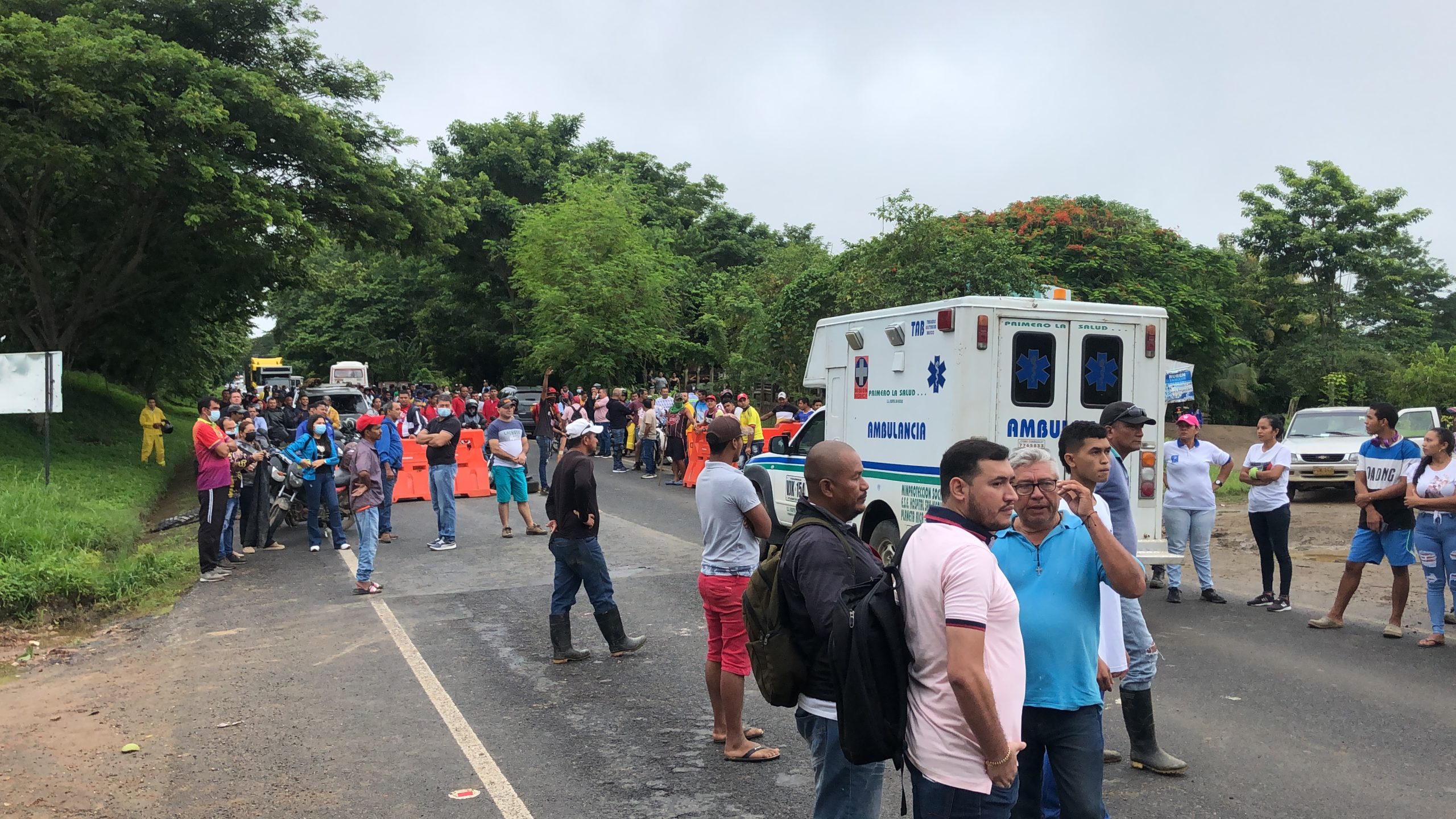 Bloquean entrada al corregimiento de Carolina en Planeta Rica por atrasos en obras