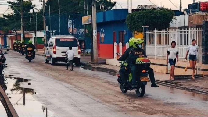 Policías en Montería ahora patrullan con nueva técnica en la que se cuidan las espaldas