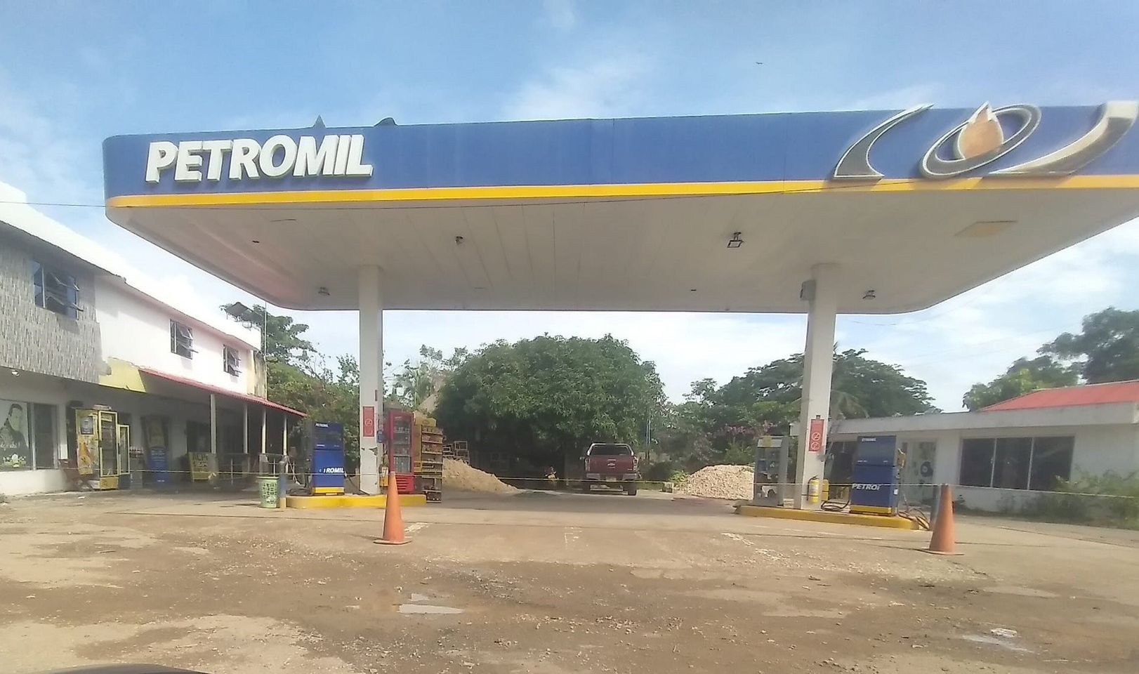 Atacan a disparos estación de gasolina en Momil