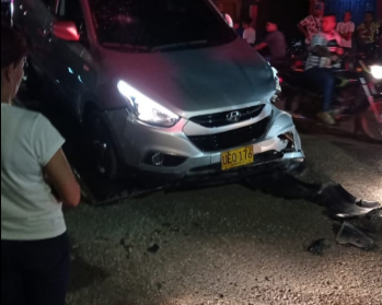 Dos heridos dejó choque entre motocicleta y un carro en Lorica