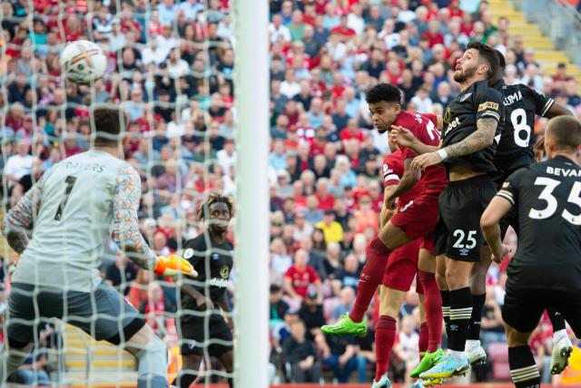 Con doblete, Lucho Díaz dijo presente en la goleada del Liverpool sobre el Bournemouth