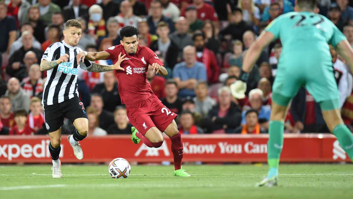 Luis Díaz jugó los 90 minutos en el agónico triunfo del Liverpool frente al Newcastle