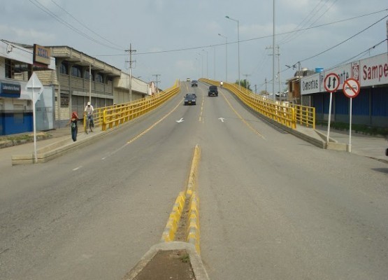 Estrepitoso choque en el puente de la 41, camión se desprendió de una grúa