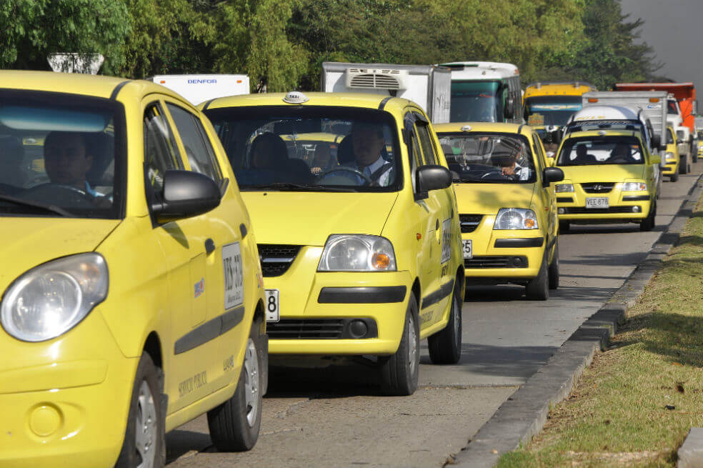 Por aumento del precio de la gasolina en Colombia, taxistas entrarían en paro en los próximos días