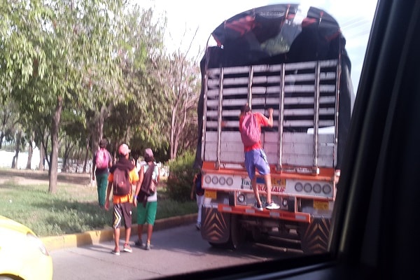 Menor que viajaba como polizón resultó herido en Cereté