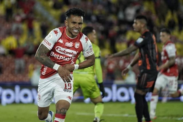 Con solitario gol del monteriano Wilson Morelo, Santa Fe ganó y se metió a los ocho mejores