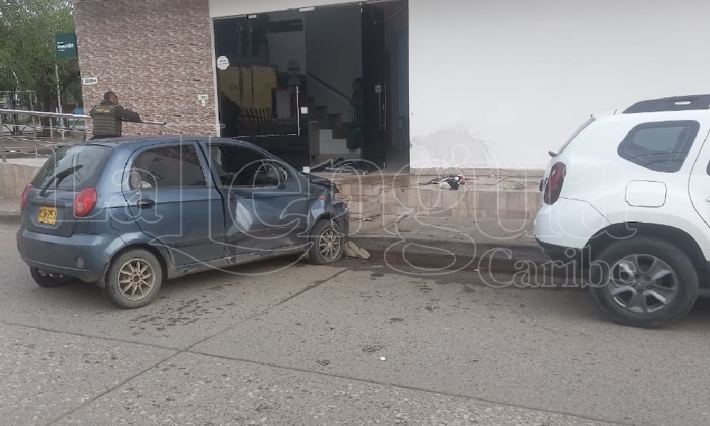Un herido dejó aparatoso accidente de tránsito en El Centro de Montería