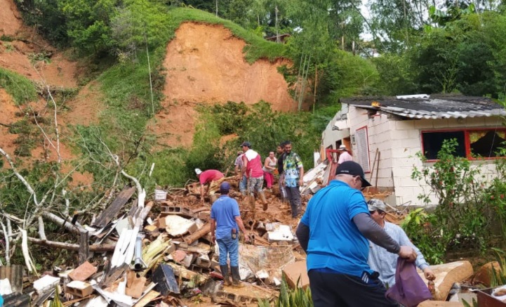 Temporada de lluvias: van más de 450 mil damnificados y 200 muertos en Colombia
