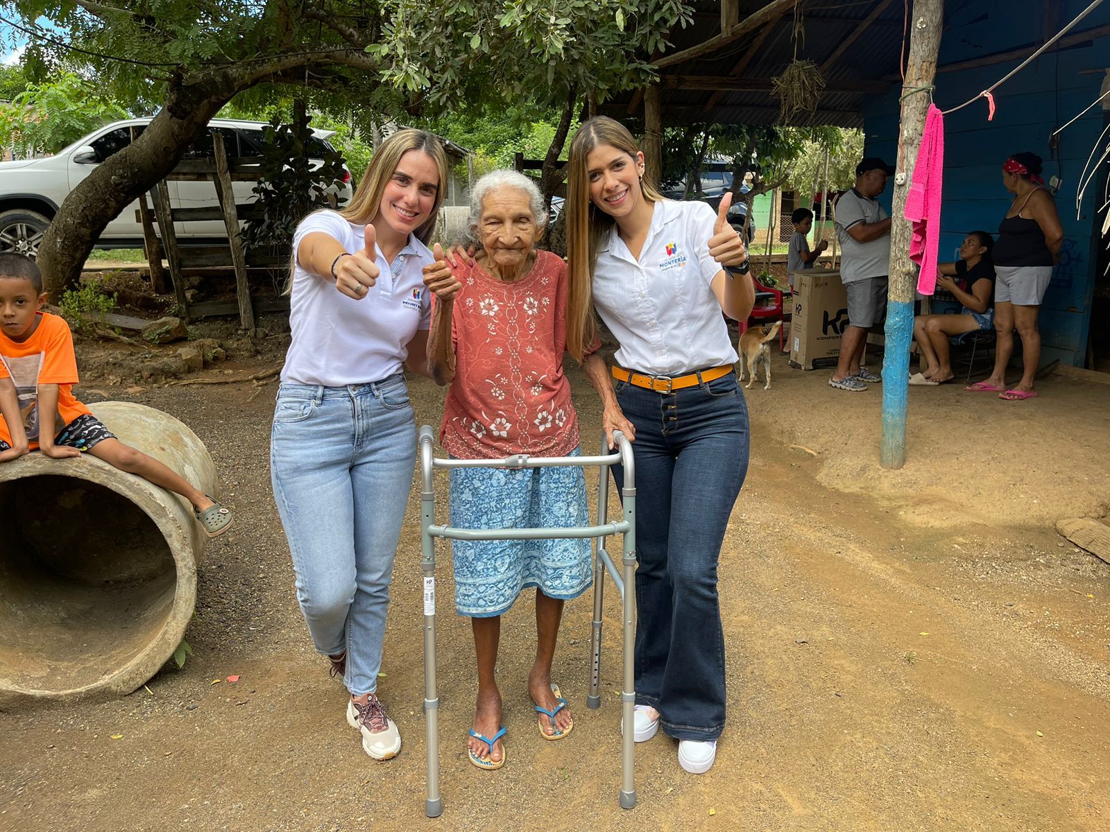 Más monterianos beneficiados con entregas de sillas de rueda, caminadores y bastones