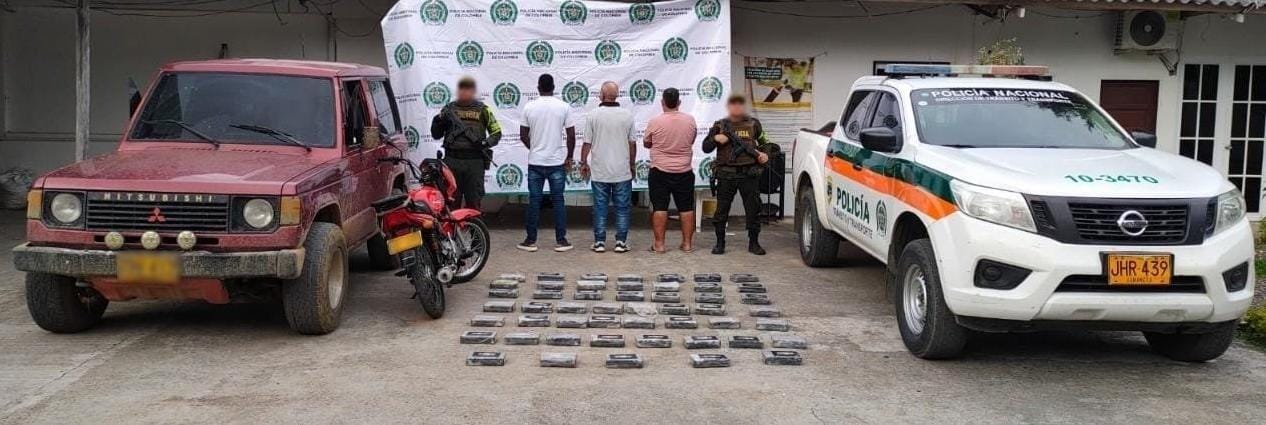 Capturan a tres hombres transportando pacas con cocaína en Los Córdobas