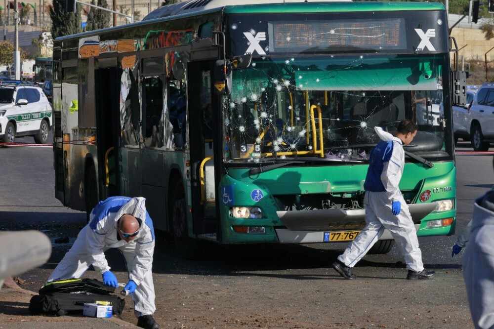 Explosiones en paradas de autobús dejaron al menos un muerto y 14 heridos en Jerusalén