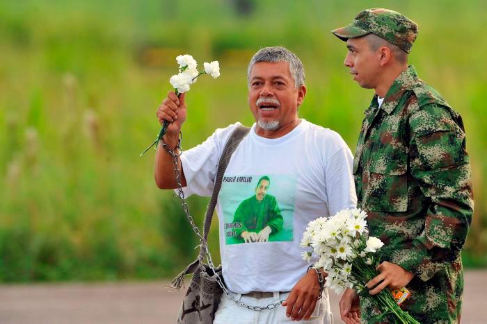 Falleció Moncayo, el profesor que caminó por la liberación de su hijo