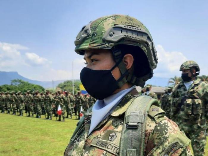 Las mujeres podrán prestar el servicio militar en Colombia desde febrero 2023