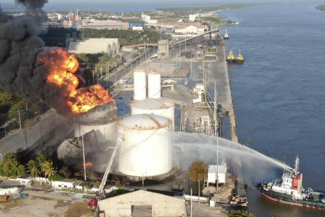 ¿Empresa que se incendió en Barranquilla operaba sin póliza de riesgo? MinMinas aclara la situación