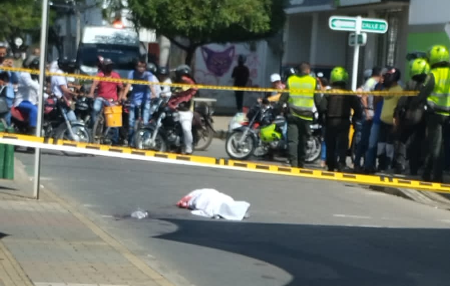 Qué intolerancia, cuida motos asesinó a otro con un cuchillo en el centro de Montería