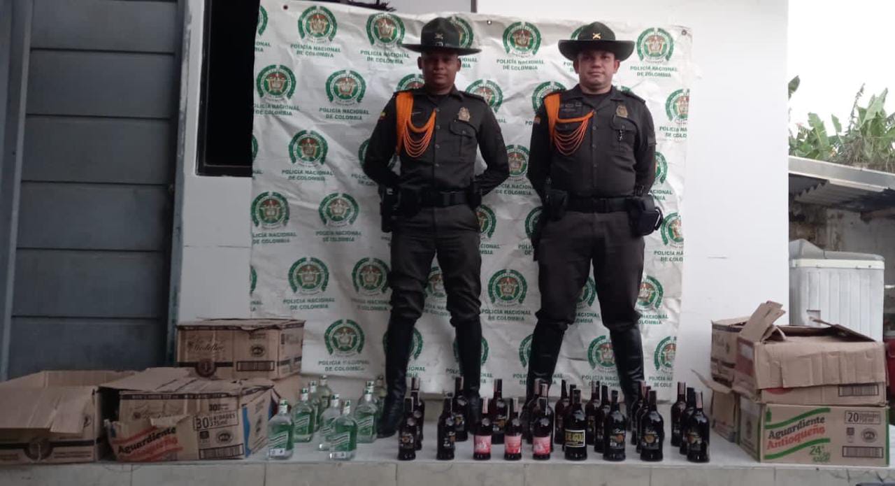 Incautan 216 botellas de licor adulterado en Tuchín, Córdoba
