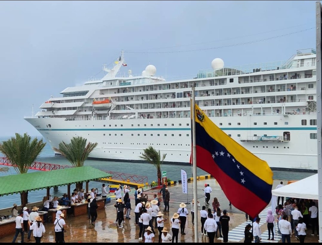 Por primera vez en 15 años llegó un crucero a aguas venezolanas