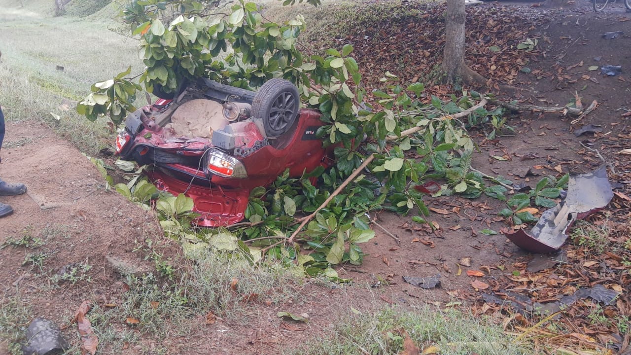 Automóvil quedó ‘vuelto nada’ tras accidente en la vía Cereté – Montería