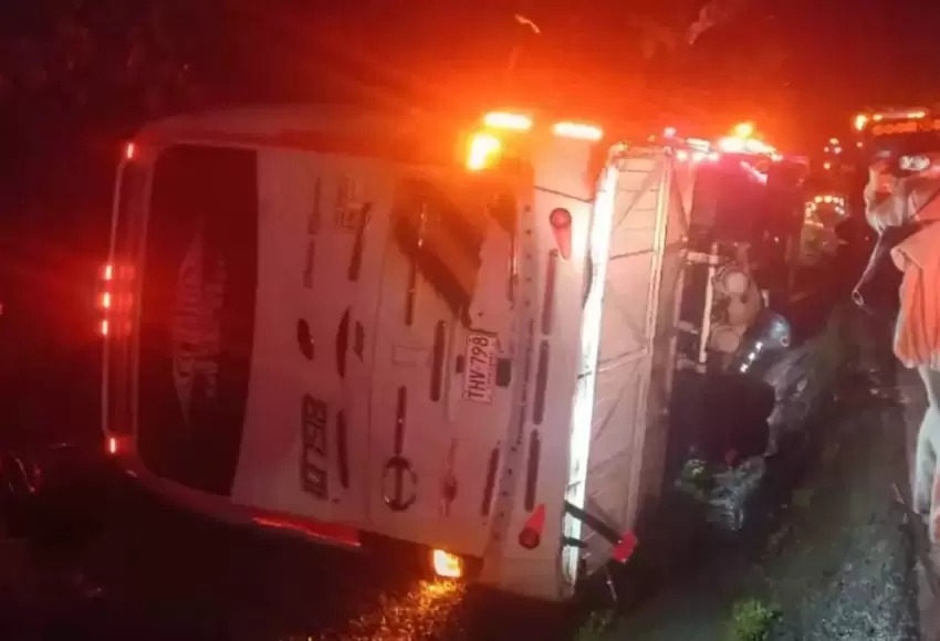 Se volcó bus que salió de Coveñas hacia Medellín, hay 14 heridos