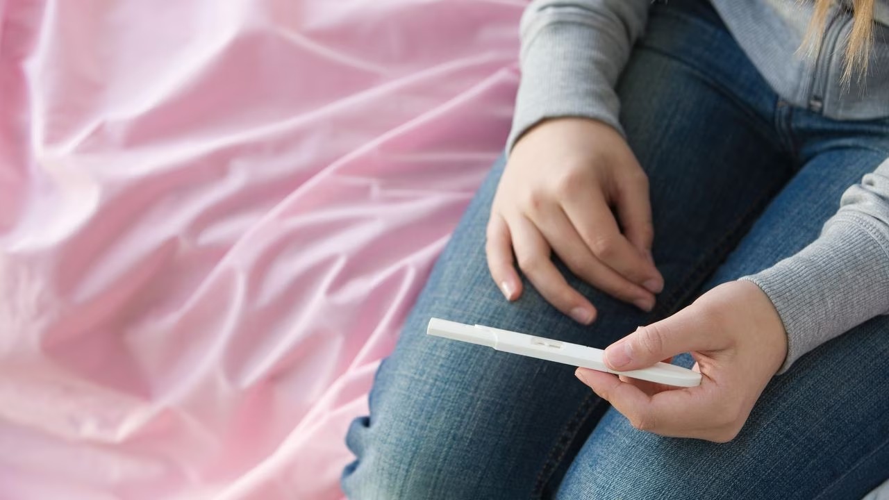 MinSalud: Niñas menores de 14 años podrán abortar sin el permiso de sus padres