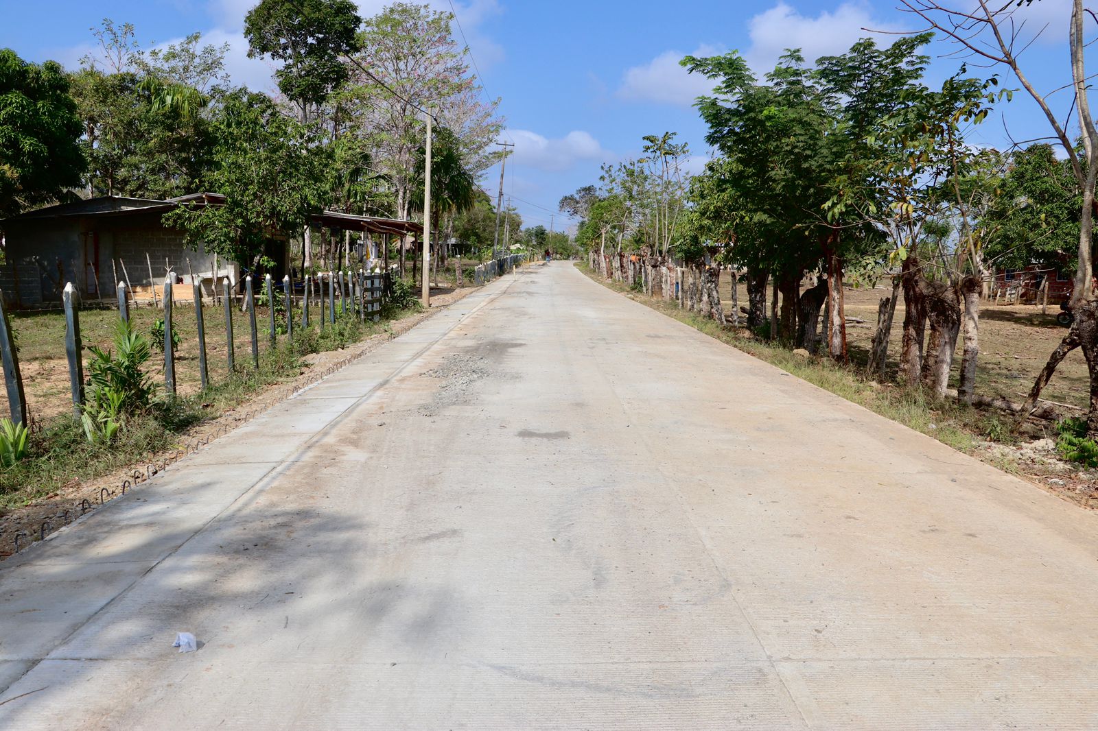 Avanza en un 56% la construcción de pavimento rígido en la vía que atraviesa la vereda Terrón, Caño Viejo