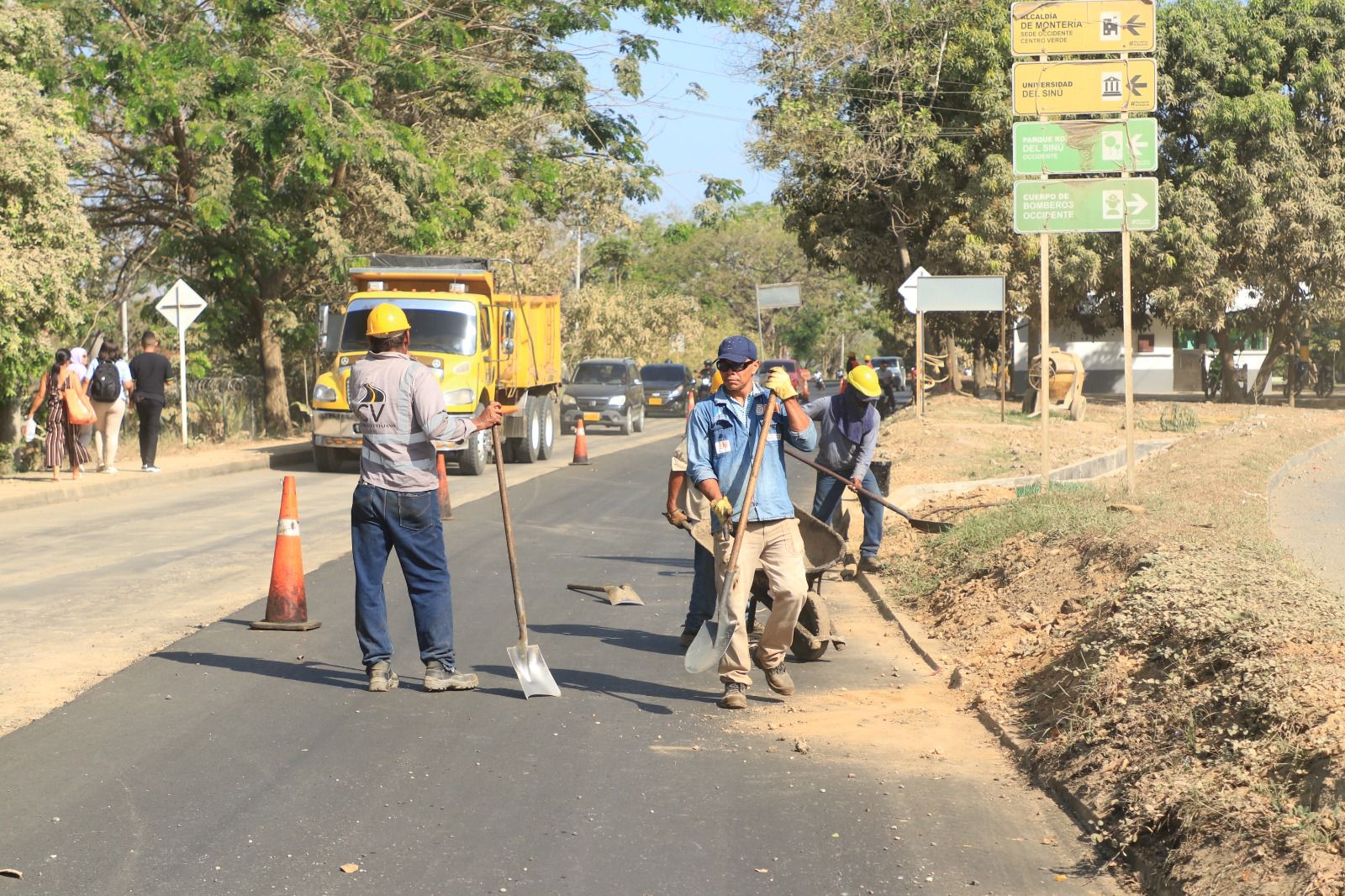 Sigue avanzando la pavimentación en la calle 41,vía hacia Arboletes