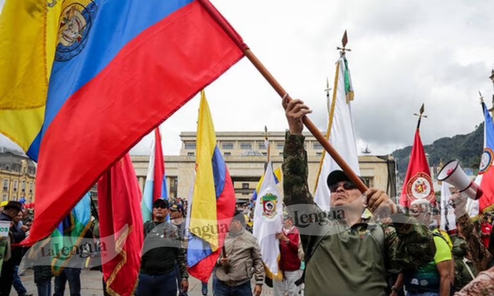 Fuerzas armadas protestas en contra de la gestión de Petro y el Ministerio de Defensa