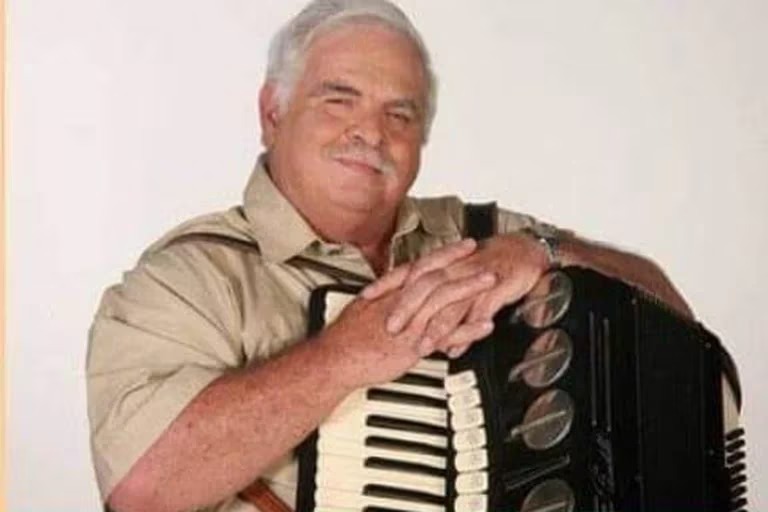 En delicado estado de salud se encuentra el acordeonero Rafael Ricardo