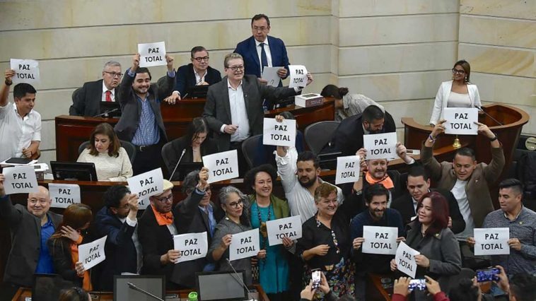 Piden tumbar la ley ‘Paz Total’ del gobierno Petro