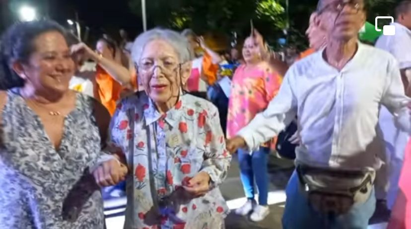 Abuelita rola pidió de cumpleaños que la llevaran al Festival del Porro en Córdoba