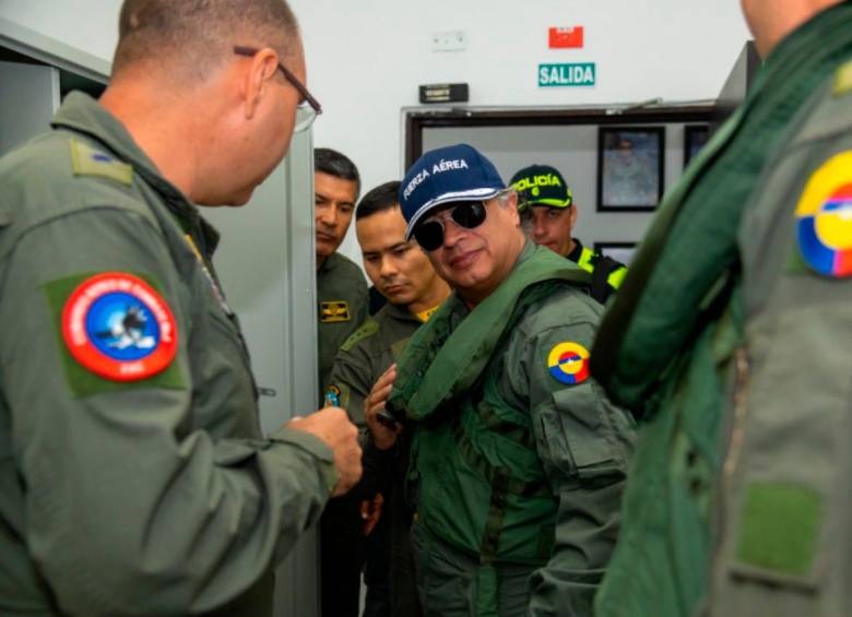 Presidente Petro anuncia que Fuerza Aérea Colombiana ahora será Fuerza Aeroespacial