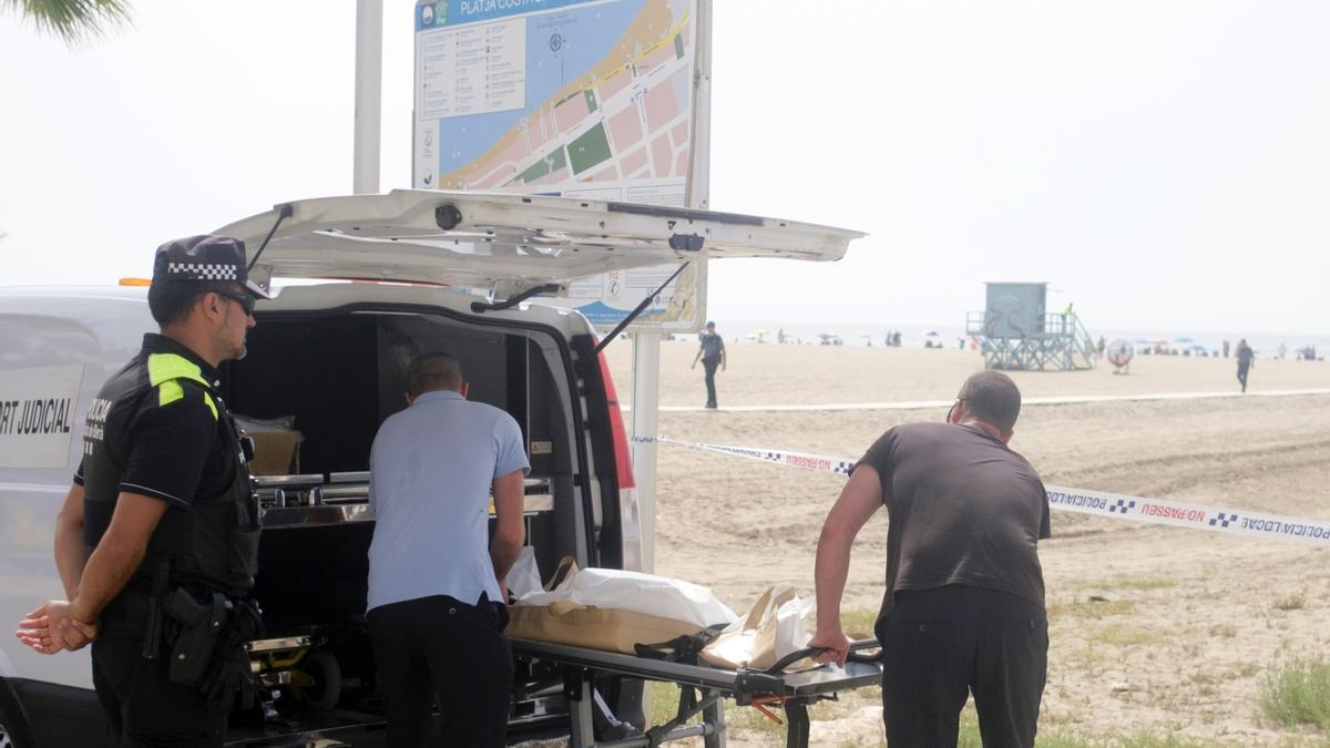 Lamentable, hallan cuerpo de bebé decapitado en playa de Tarragona, España