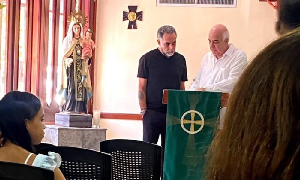¿Armando Benedetti está arrepentido? Reapareció en una iglesia católica en Barranquilla