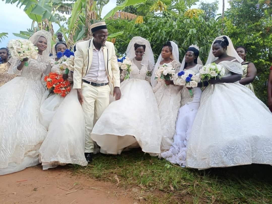 ¿El sueño de todo hombre? Se casó con 7 mujeres el mismo día, 2 de ellas son hermanas