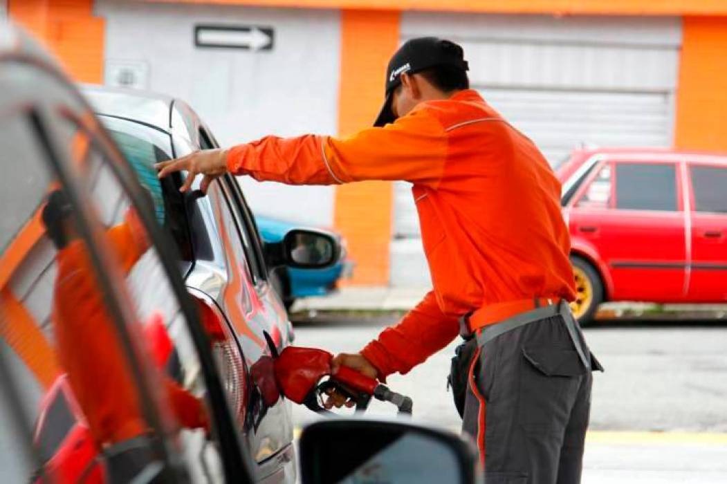 Confirmado: Gobierno pone en pausa el alza del precio de la gasolina en este mes de octubre