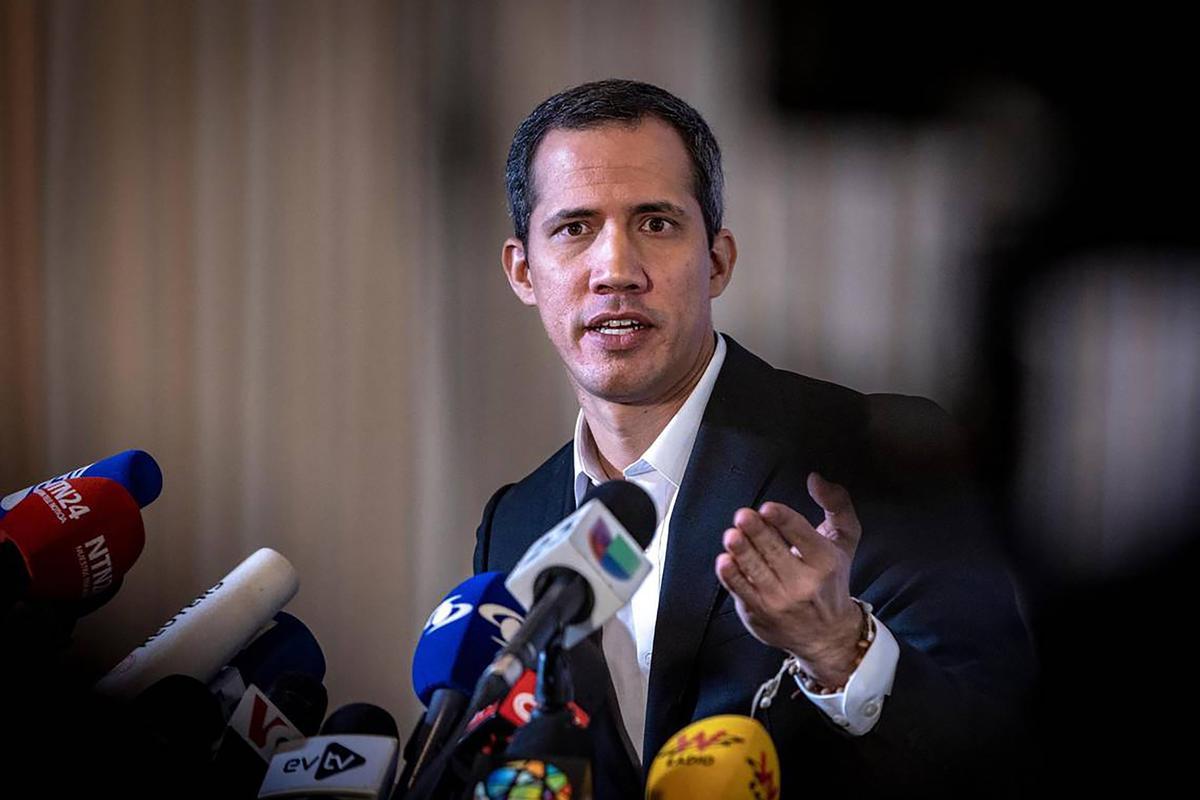 Fiscalía venezolana emite orden de arresto contra Juan Guaidó por desfalco a la nación