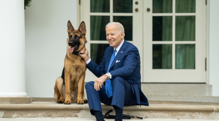 Expulsan de la Casa Blanca a la mascota de Joe Biden por andar mordiendo a los agentes