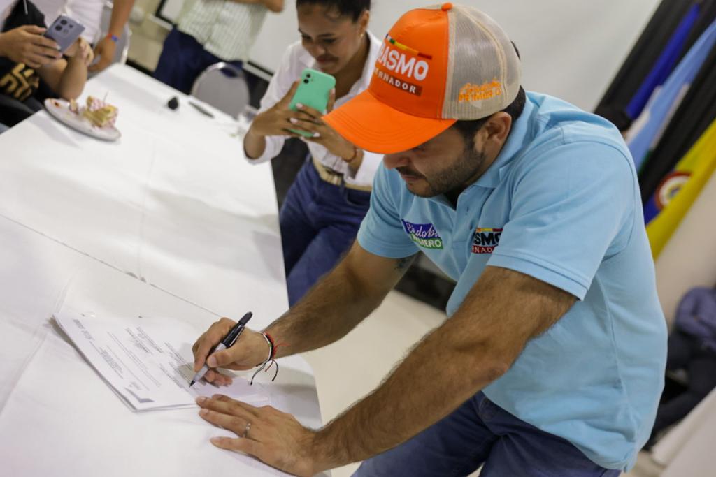 Erasmo Zuleta protocolizó Agenda Joven con la Plataforma Departamental de Juventudes