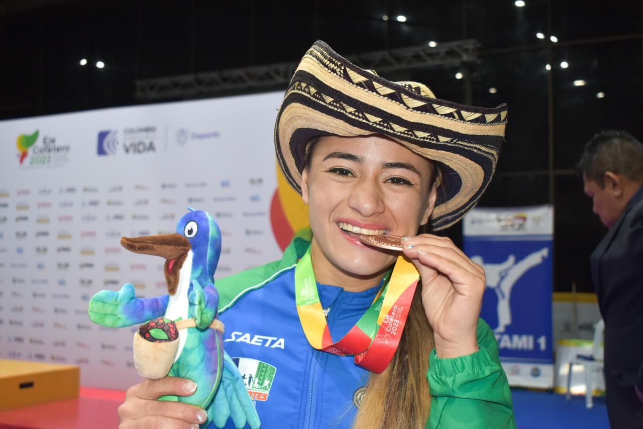 Córdoba ganó medalla de Bronce en Karate, en los Juegos Nacionales