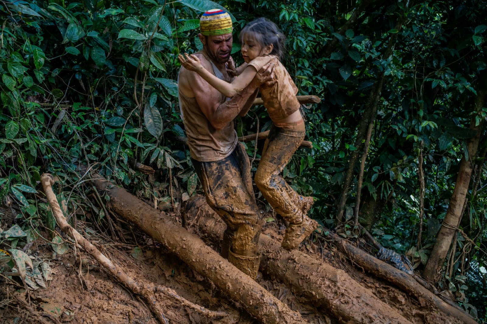 En un año se incrementó en 214% el número de colombianos que atraviesan la selva del Darién