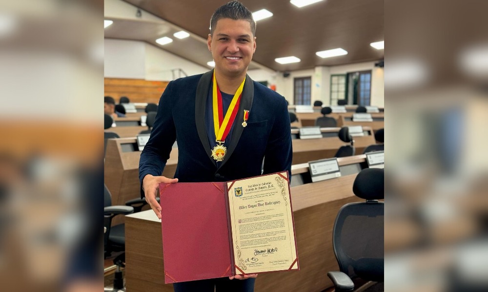 ¿Merecido? Embajador vallenato, Elder Dayan Diaz recibió condecoración por el Concejo de Bogotá