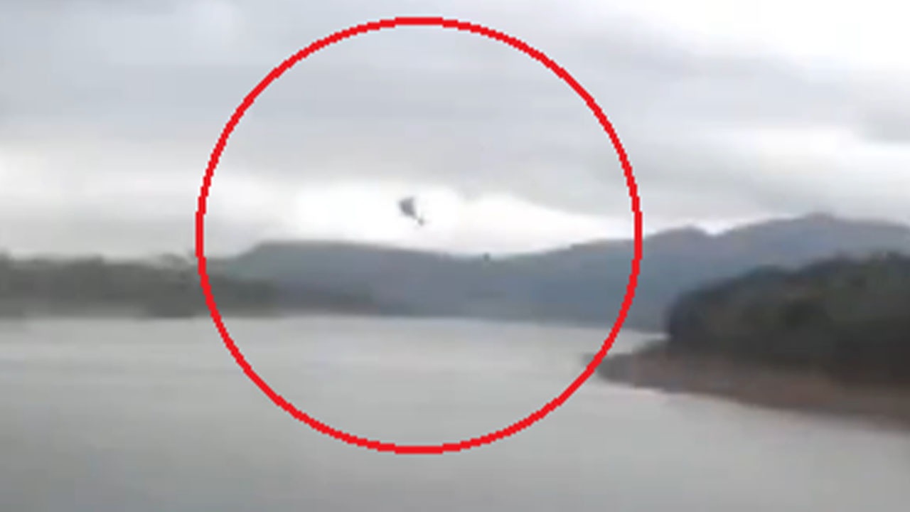 Impresionante: Helicóptero se desplomó en un lago y dejó un muerto