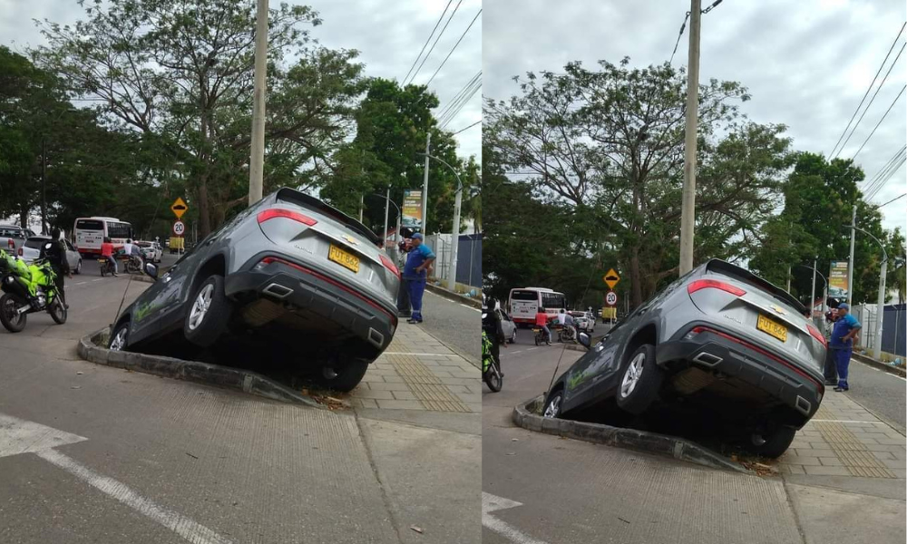 Mujer conducía carro y fue a parar a un canal al frente del Centro Comercial Buenavista