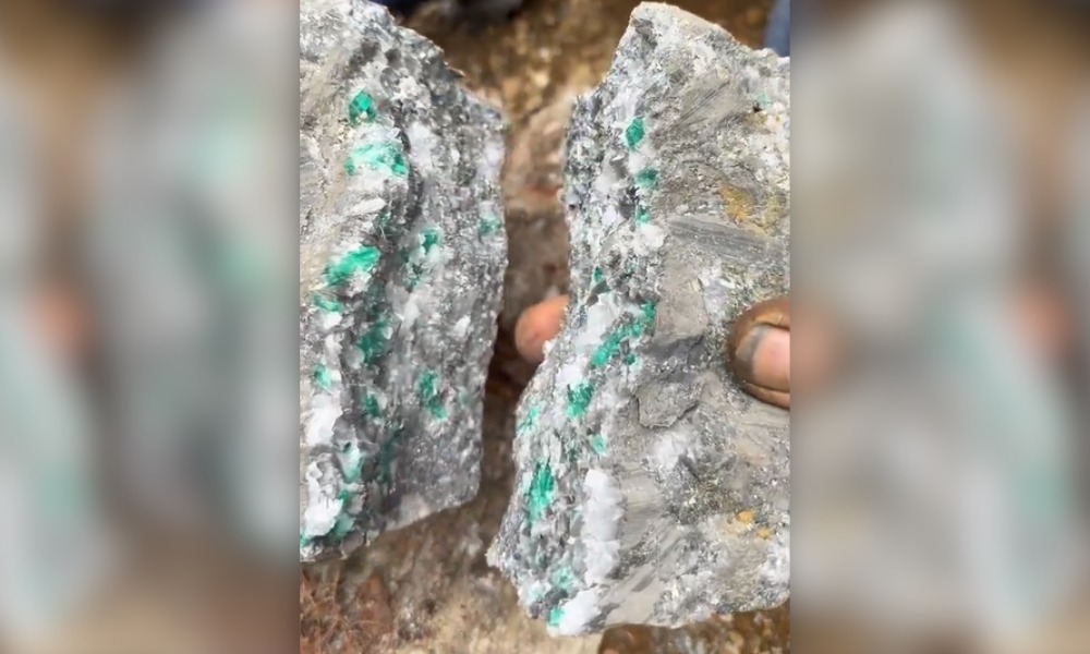 ¡Nuevo rico en Colombia! Minero se encontró una piedra llenita de esmeraldas