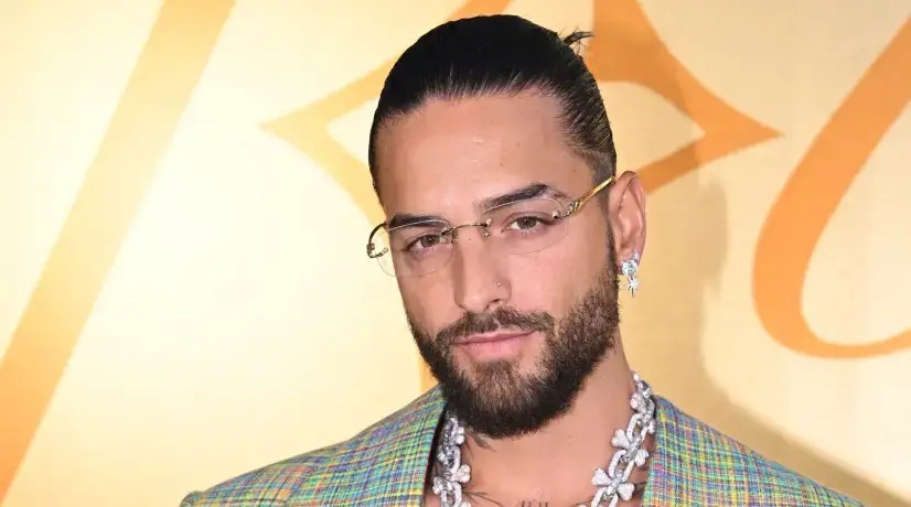 «¡No vuelvo!»: Maluma se indignó porque no lo iban a dejar entrar a un restaurante en Medellín por usar shorts