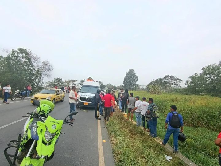 Tres jóvenes salieron del colegio, se montaron a un camión y se cayeron en la vía Ciénaga de Oro- Sahagún